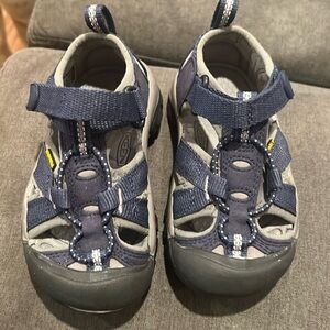 New Keen Sandals water shoes size 8 toddler